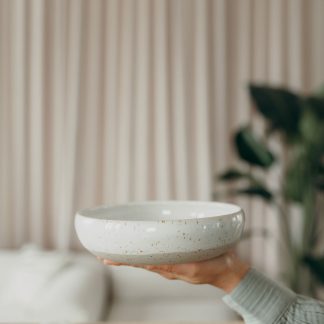 Weißer tiefer Teller "FEINE BRIESE"